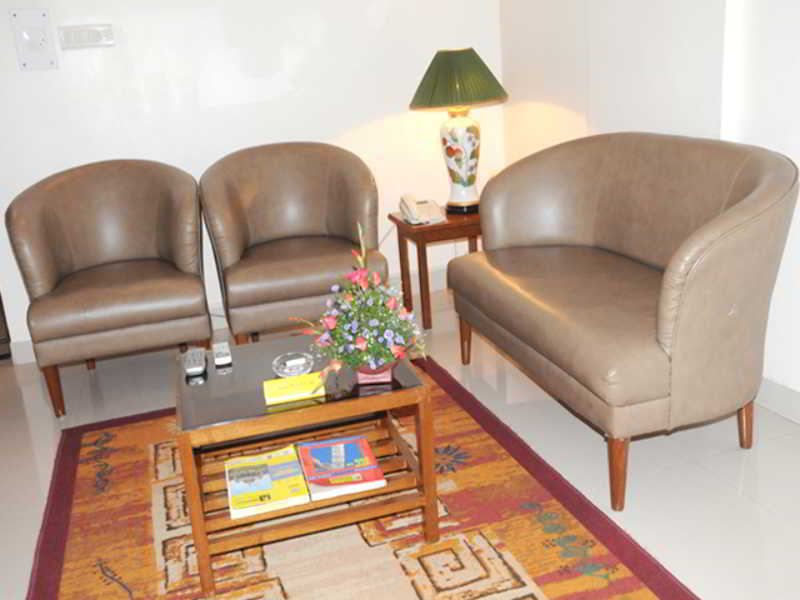 Upar Hotels Indiranagar Бангалор Экстерьер фото
