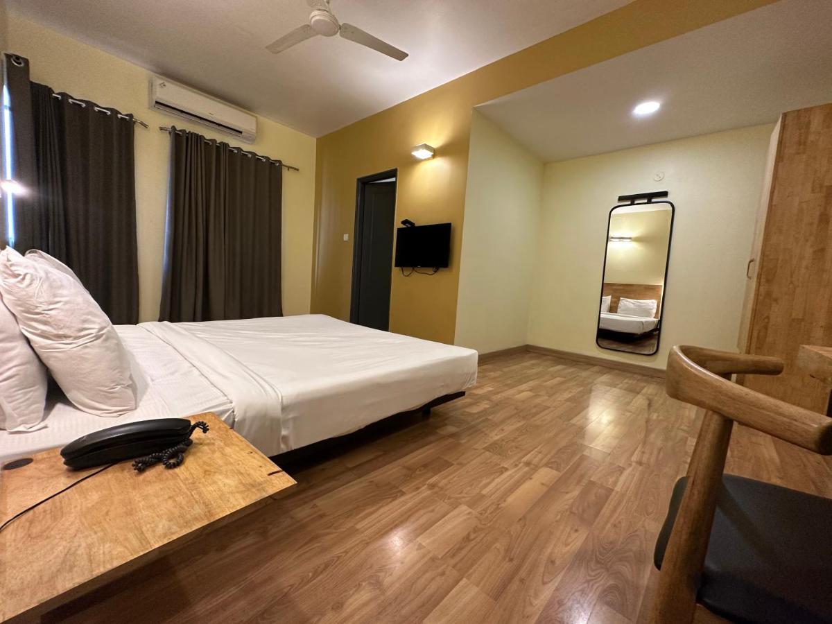 Upar Hotels Indiranagar Бангалор Экстерьер фото