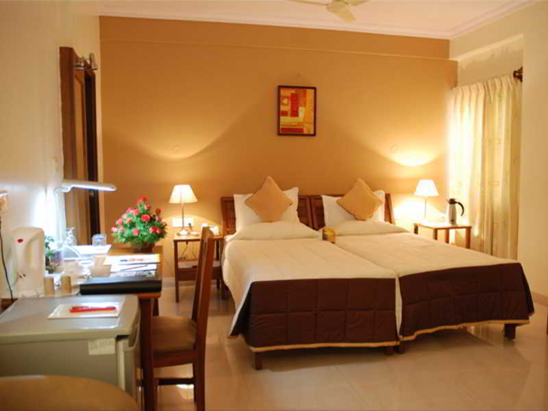 Upar Hotels Indiranagar Бангалор Экстерьер фото